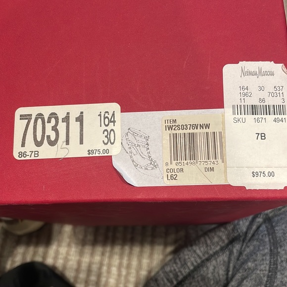 Authentic Valentino rock stud flats - Picture 9 of 11